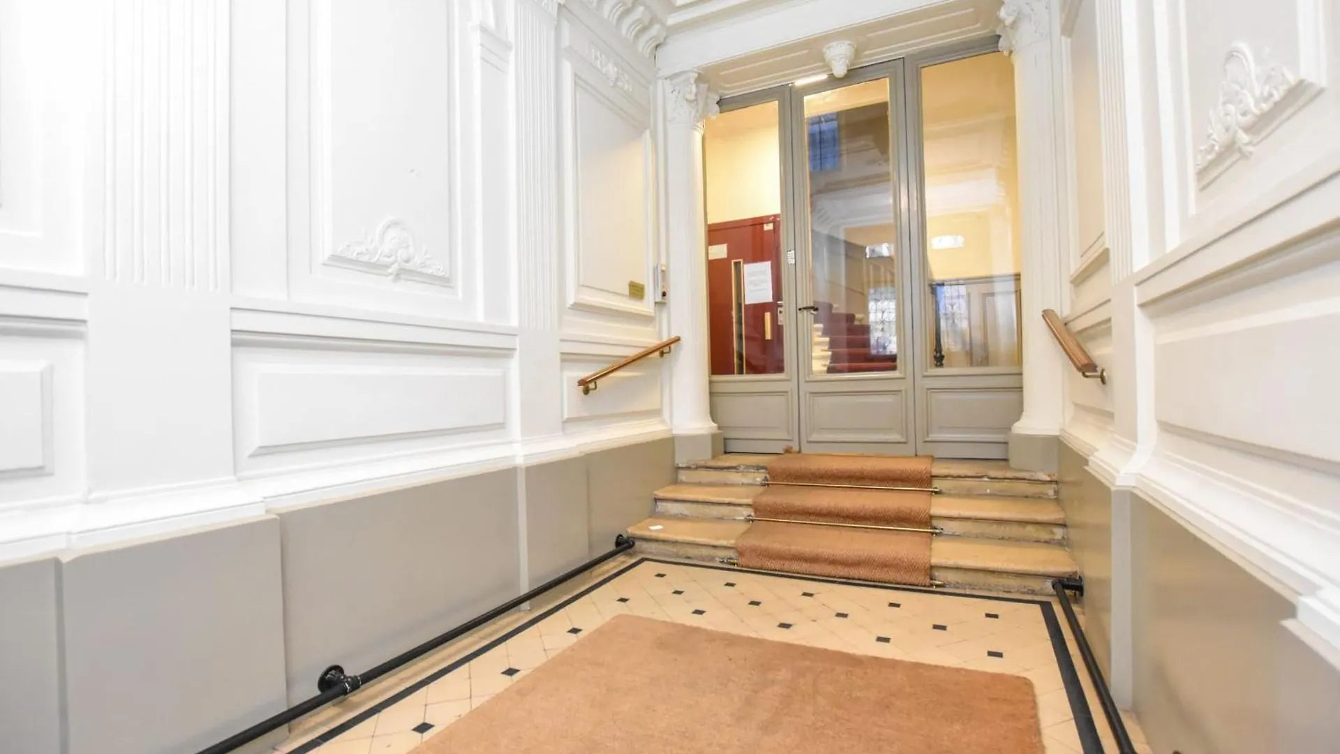 Cozy - 2br-7p- Opera House Appartement